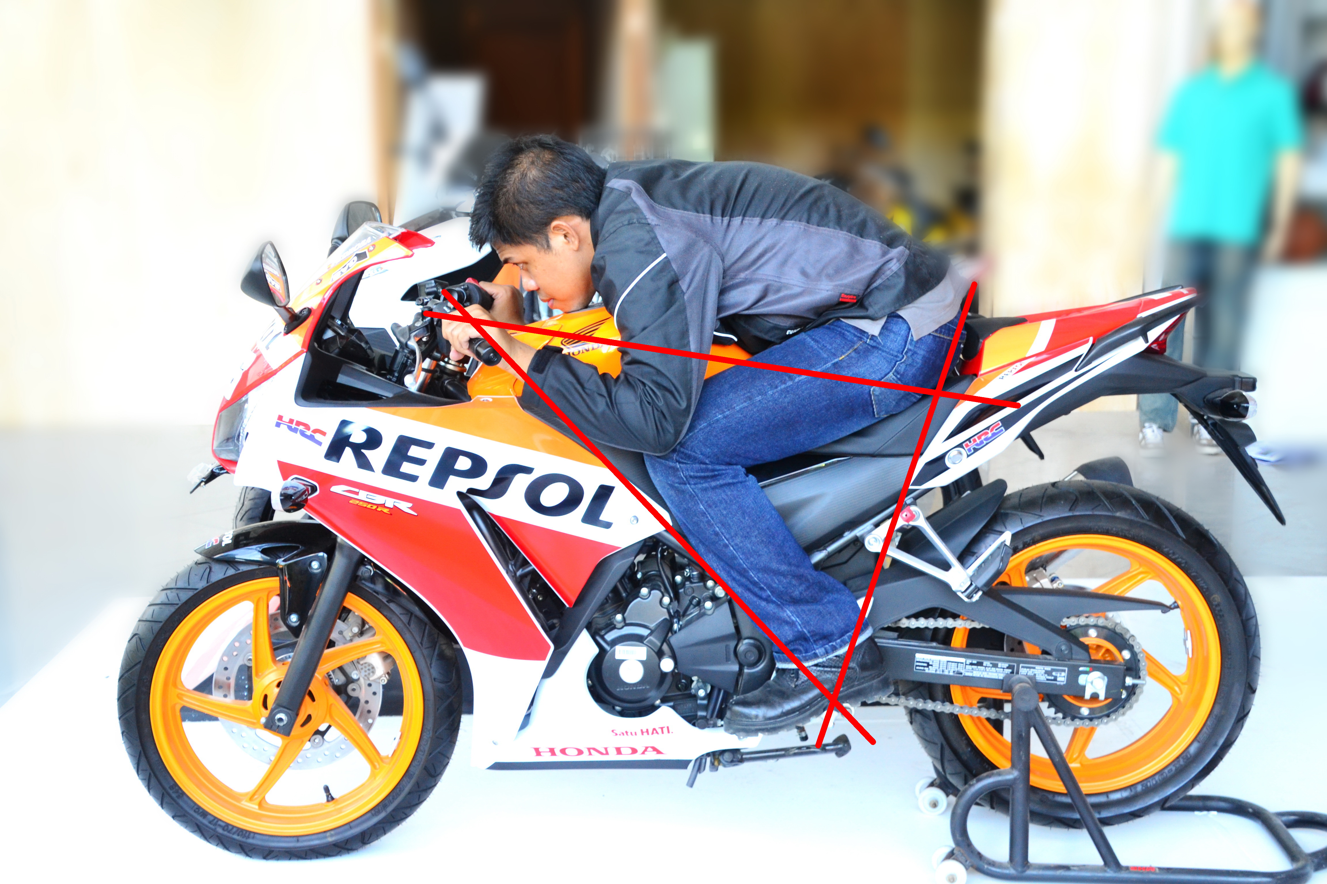 First Look Honda CBR 250R Repsol Dual Keen Eyes Sang Jagoan