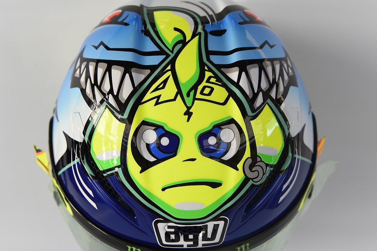 The Fish VS The Shark Tema Helm Baru Valentino Rossi Jelang GP